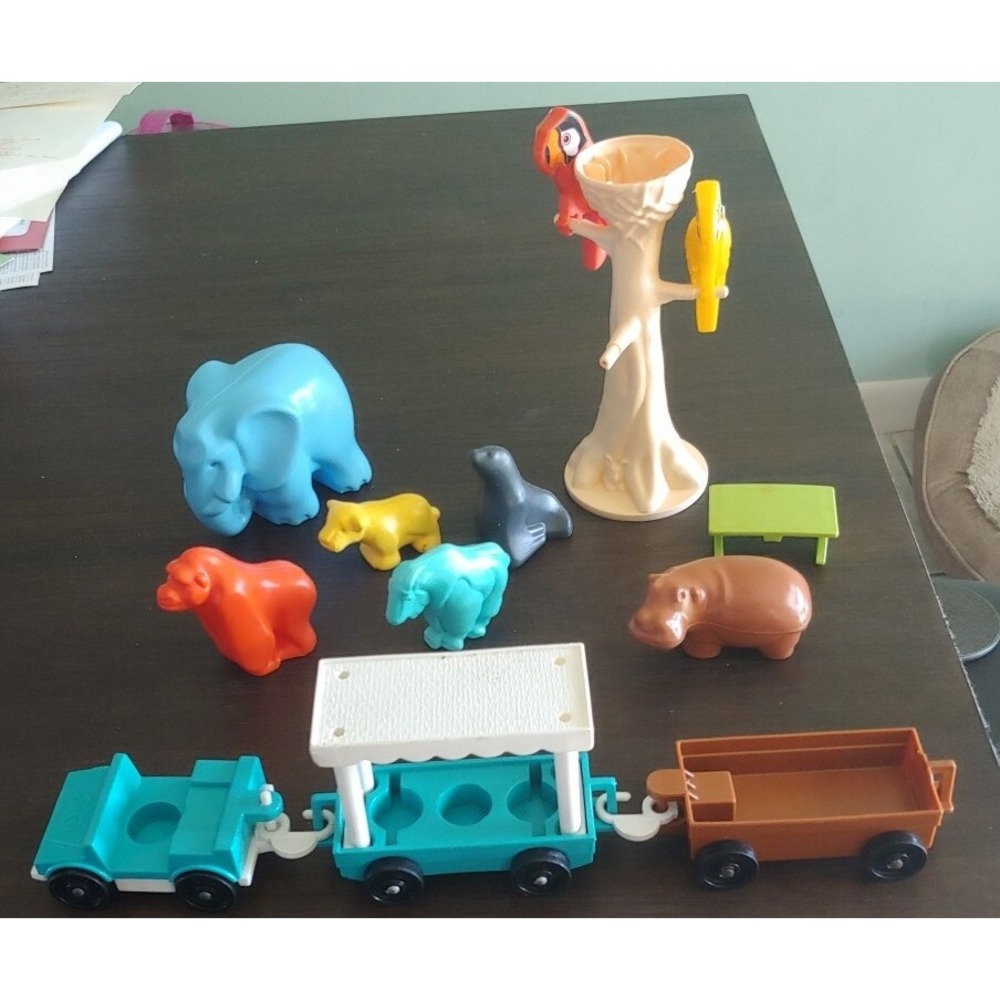 Vintage Fisher Price Little People Play Family Zoo Animals #916 1984 Train Car
